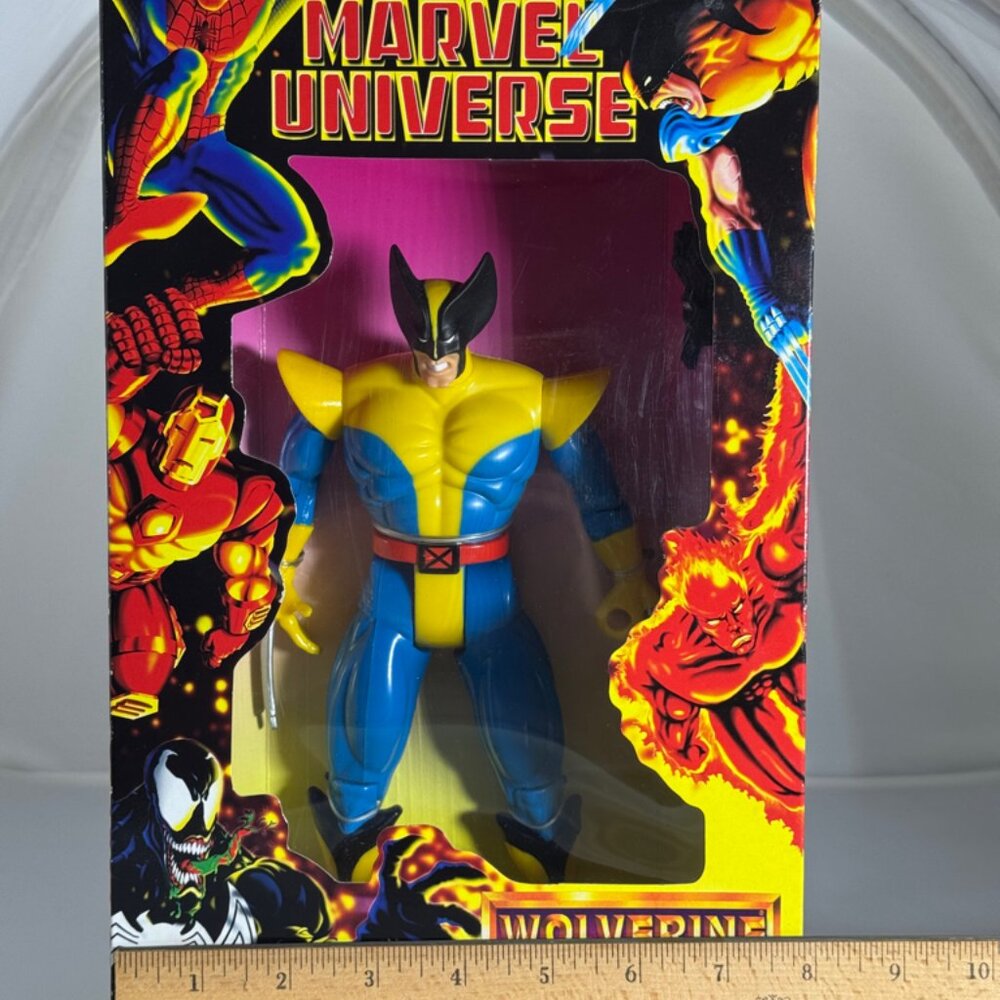 1997 Toy Biz Marvel Universe  WOLVERINE X-MEN Action Figure - Picture 10 of 10